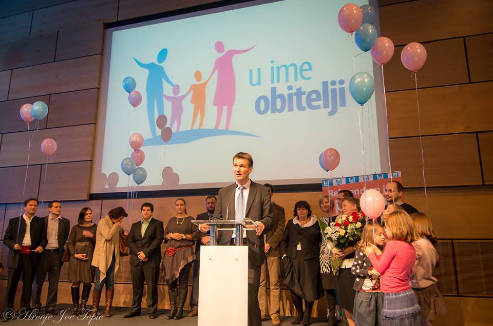 Čestitamo Vam drugu godišnjicu referenduma kojim su Hrvati zaštitili brak kao zajednicu žene i muškarca