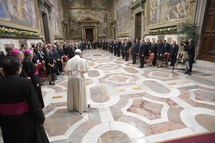 Papa Franjo: Europa mora misliti na obitelj koja je prva i temeljna stanica društva, te braniti život