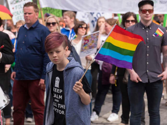 Zašto se šuti o hiperseksualizaciji djece na homoseksualnim povorkama?