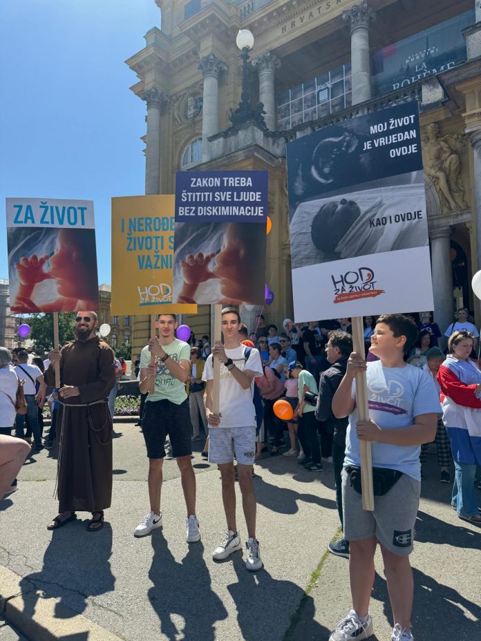 hod-za-zivot-zagreb-2024-9-696x928-1