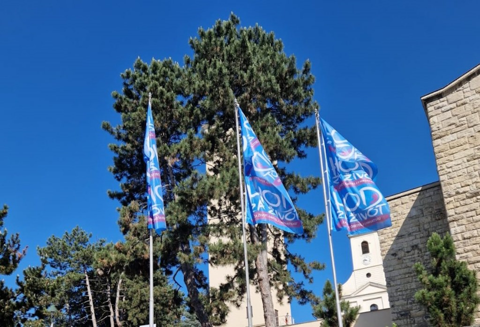 Zastave Hoda za život zavijorile se u Zagrebu