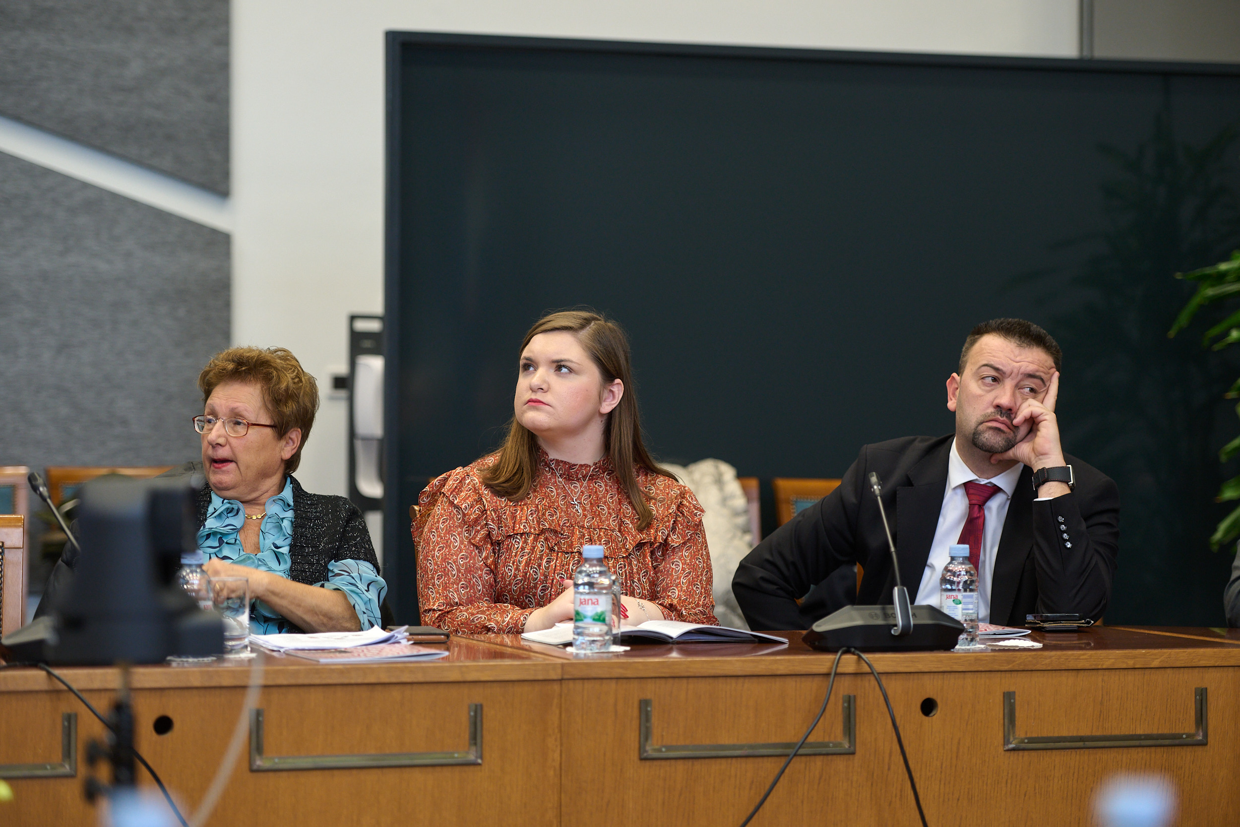 Analiza-Novosti-uio-okrugli-stol-10