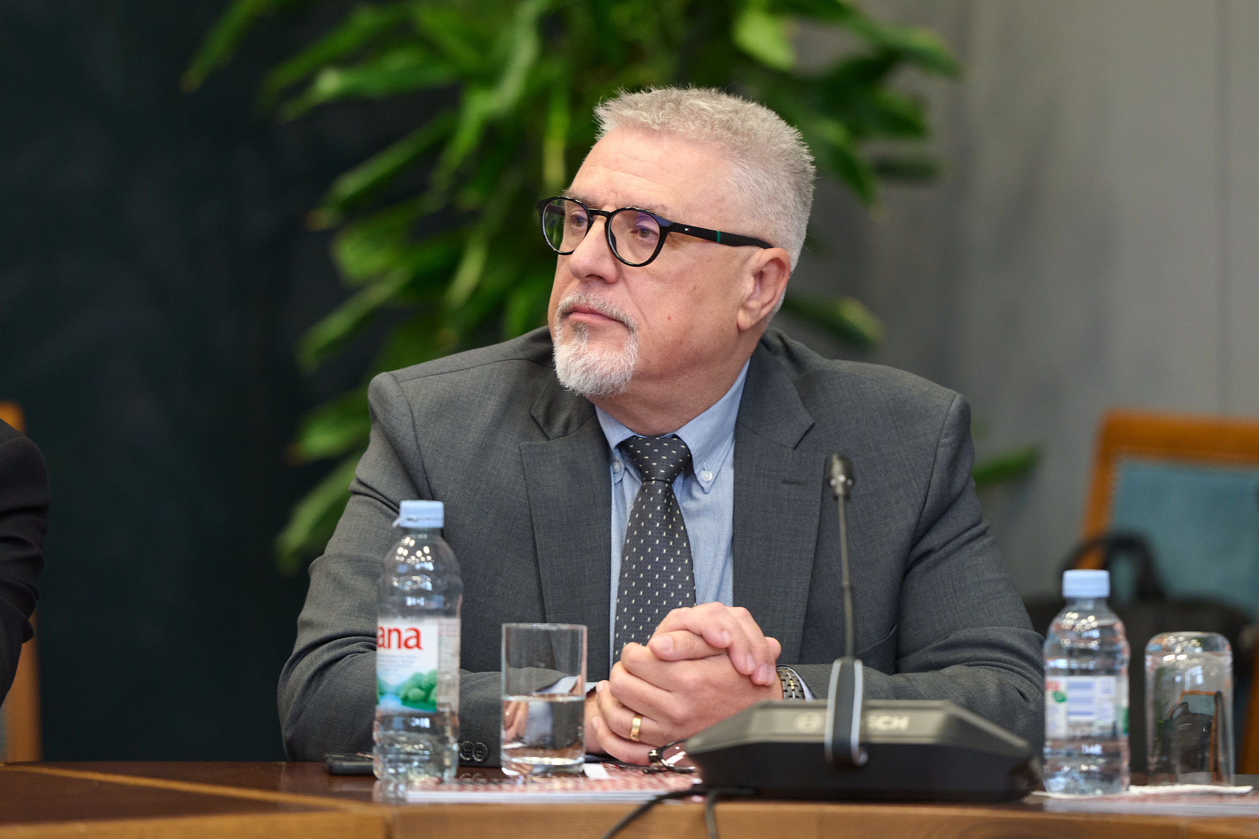 Analiza-Novosti-uio-okrugli-stol-14