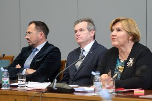 Analiza-Novosti-uio-okrugli-stol-15