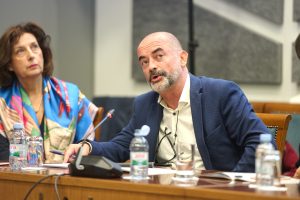 Analiza-Novosti-uio-okrugli-stol-42