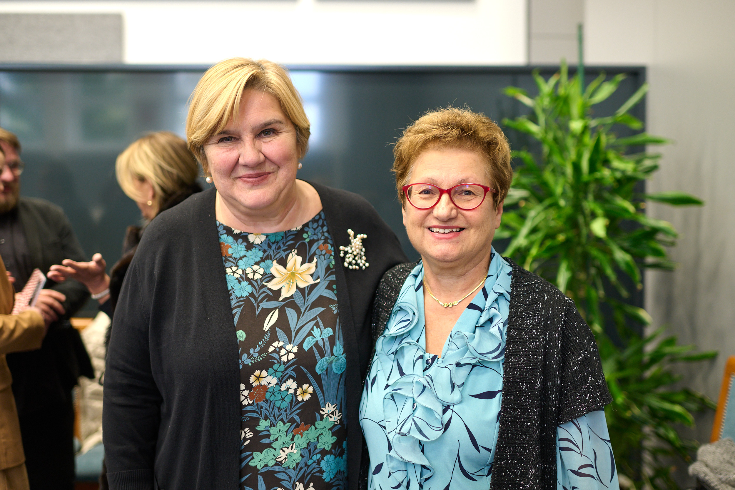 Analiza-Novosti-uio-okrugli-stol-60