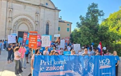 Hod za život u Šibeniku: Nakon snažnih svjedočanstava program završio pjesmom